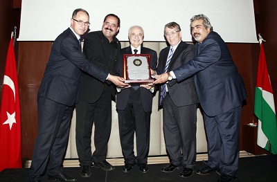 Abu-Ghazaleh Honored as the Best Figure in the Economic Innovation of 2015 by the PTBU in Istanbul